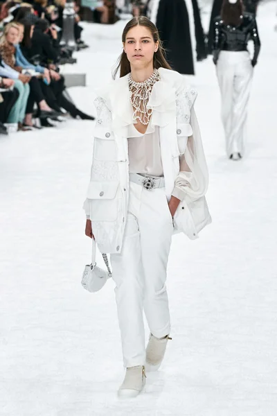 Look 65